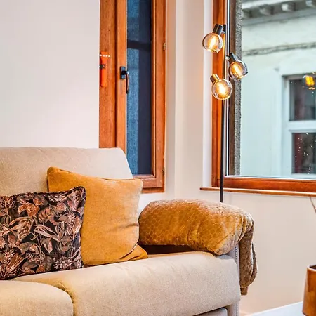 Mooie Vernieuwde Duplex In Hartje , Patershol * Gent